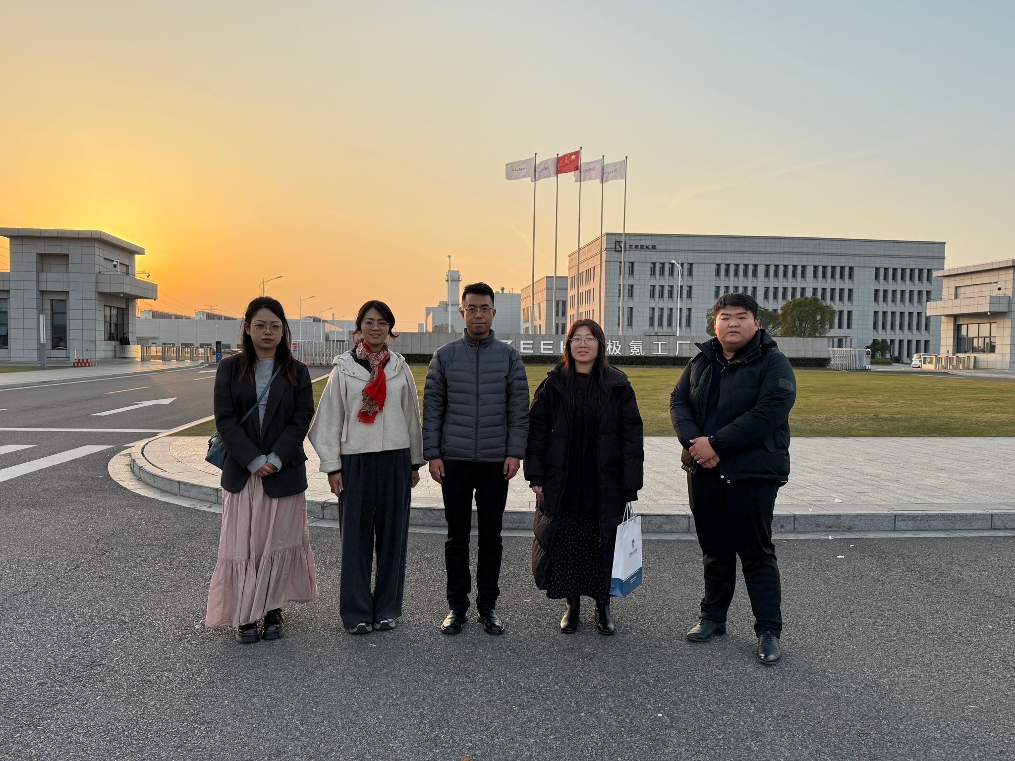十大买球官方网站赴浙江“拓企访友”：开辟就业新渠道，凝聚校友促发展