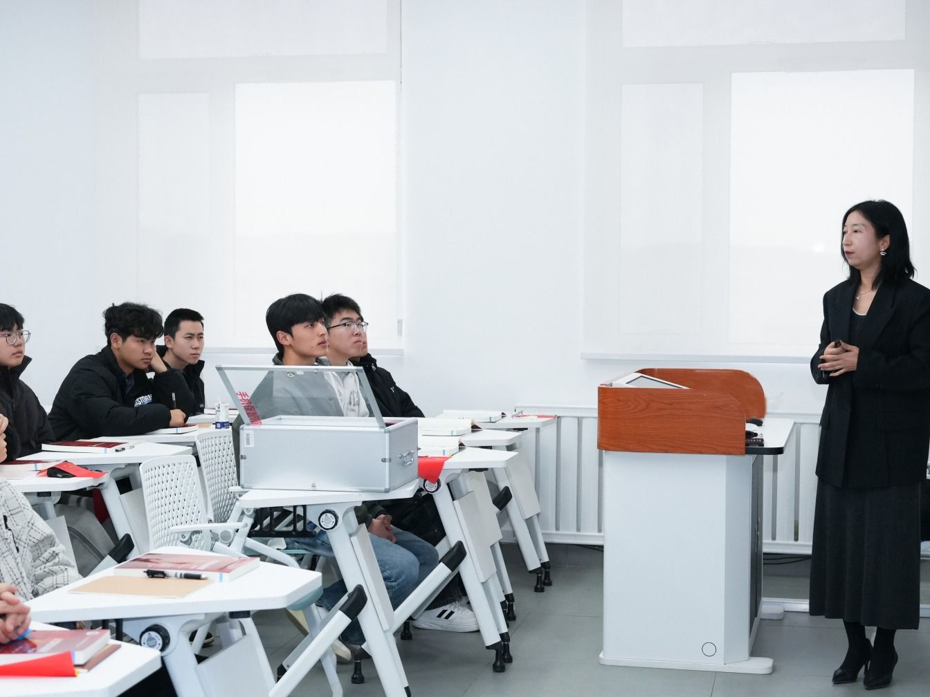 抓实课堂主阵地，以评促建强学风  十大买球官方网站多措并举推动育人质量再提升