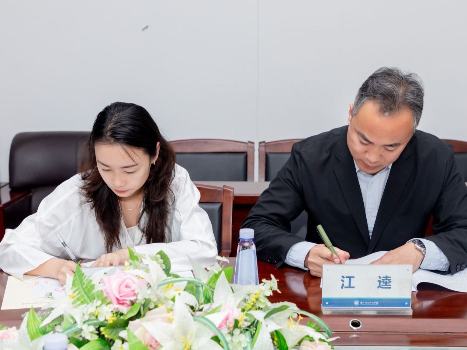 力促学生高质量就业，十大买球官方网站在行动