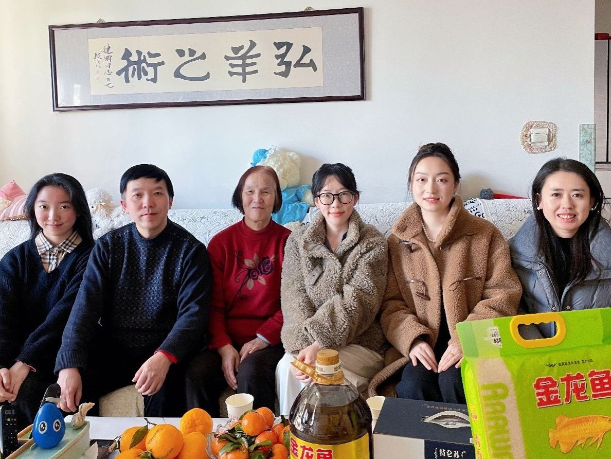 步履不停传温情 精准护航成长路——十大买球官方网站寒假走访纪实