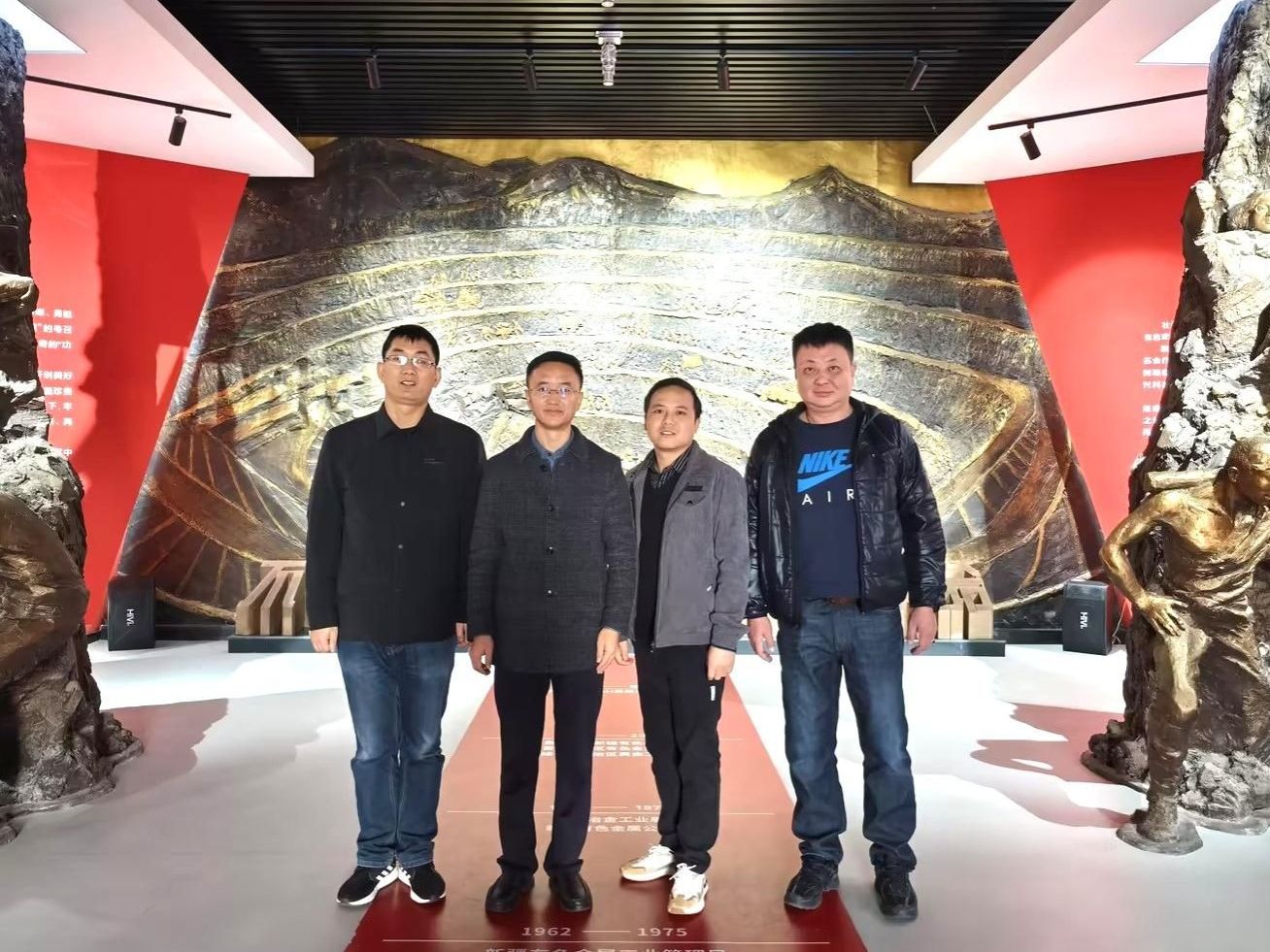 十大买球官方网站“组团”跨省区访企拓岗促就业