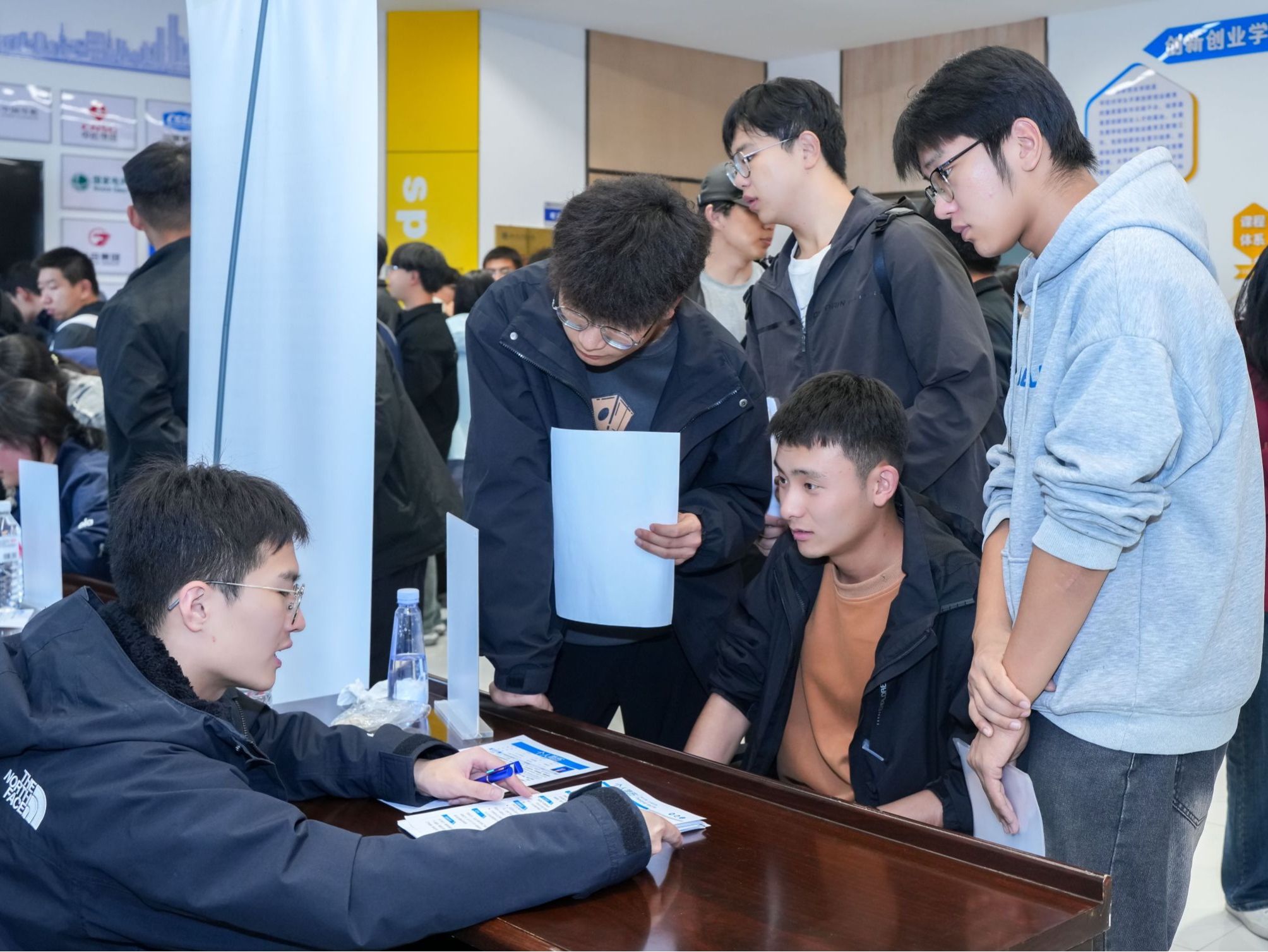 25家常山名企走进十大买球官方网站，招才引智