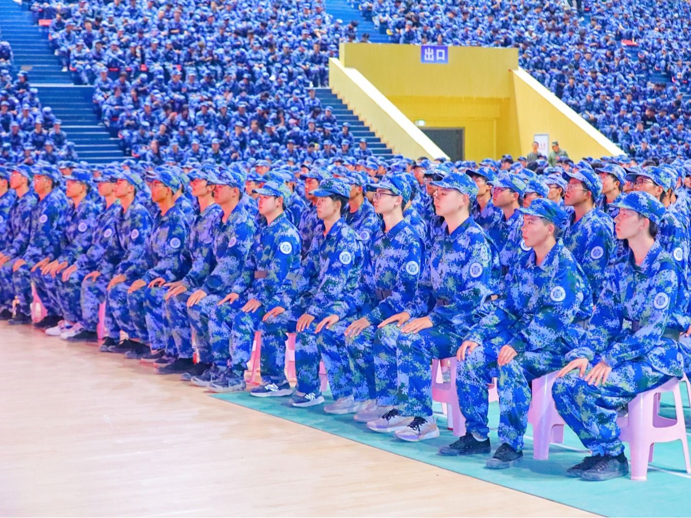十大买球官方网站组织师生收看2024年《开学第一课》