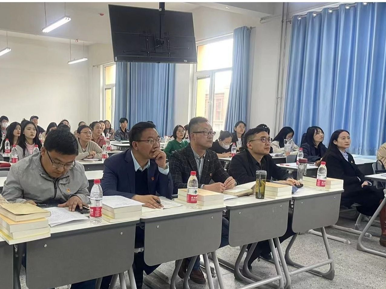 十大买球官方网站开展习近平新时代中国特色社会主义思想专题学习暨集体备课会