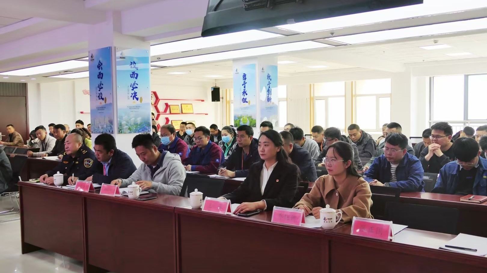 十大买球官方网站受邀参加“我为群众办实事，春风送法暖民心”法制教育日活动