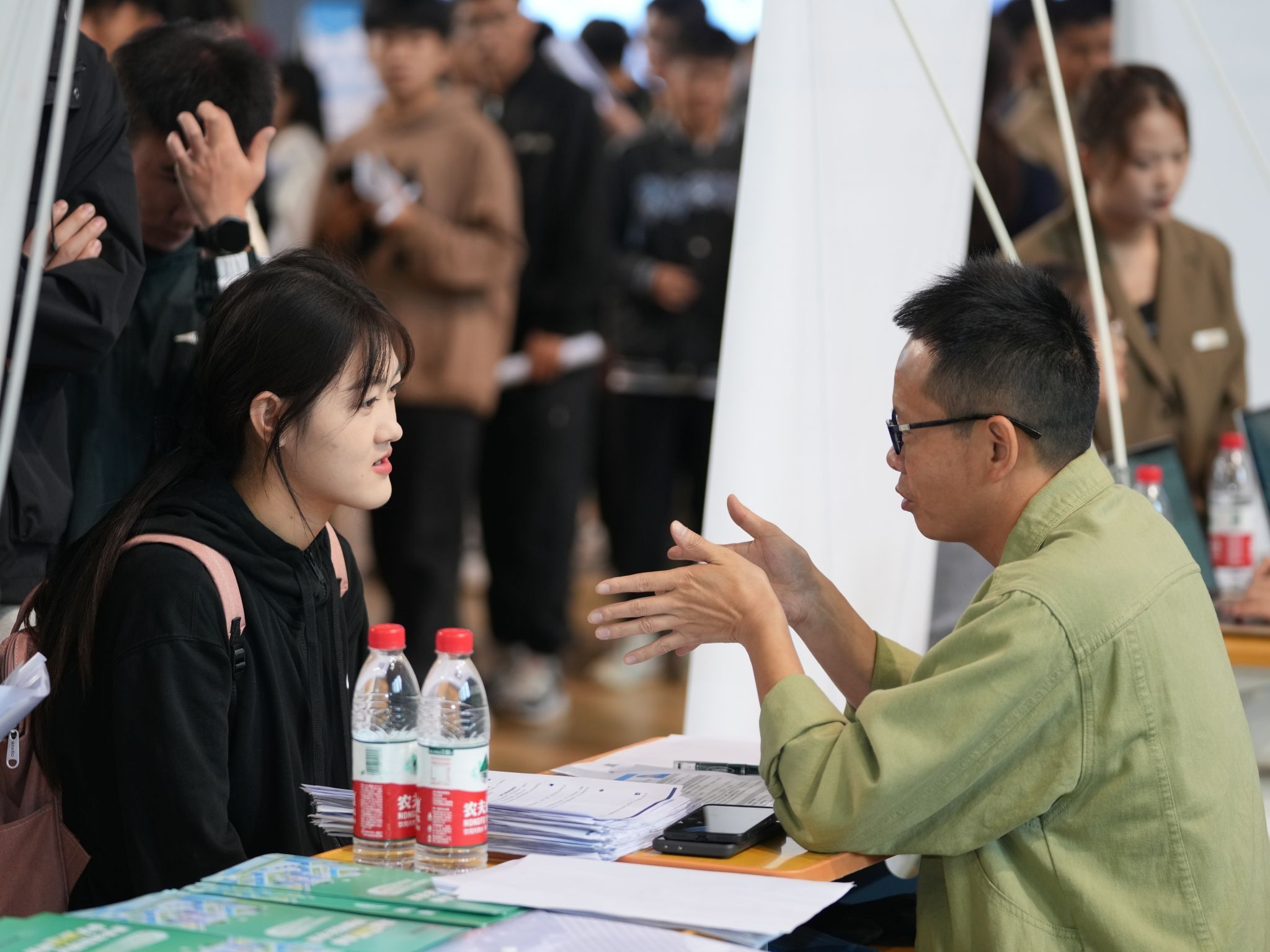 十大买球官方网站成功举办“奔甬而来·好企待你·在慈等你”校园专场招聘会