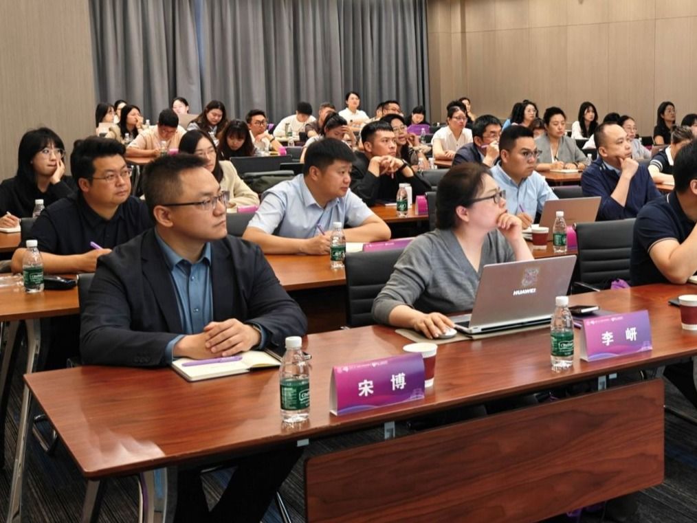 十大买球官方网站学工团队赴清华大学参加心理工作能力提升专项培训活动