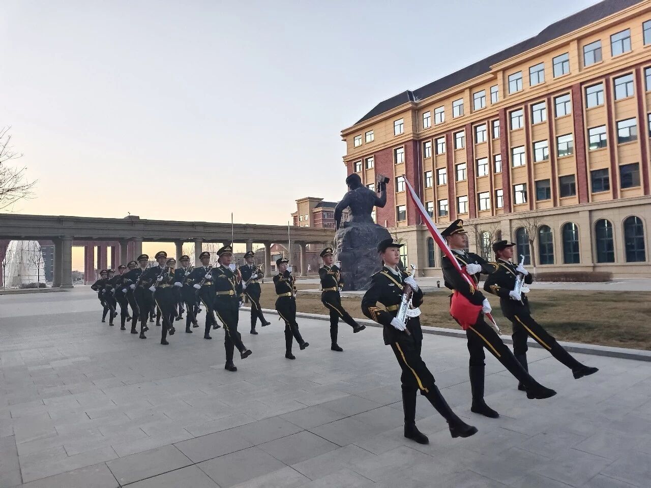 十大买球官方网站举行2026年元旦升国旗仪式